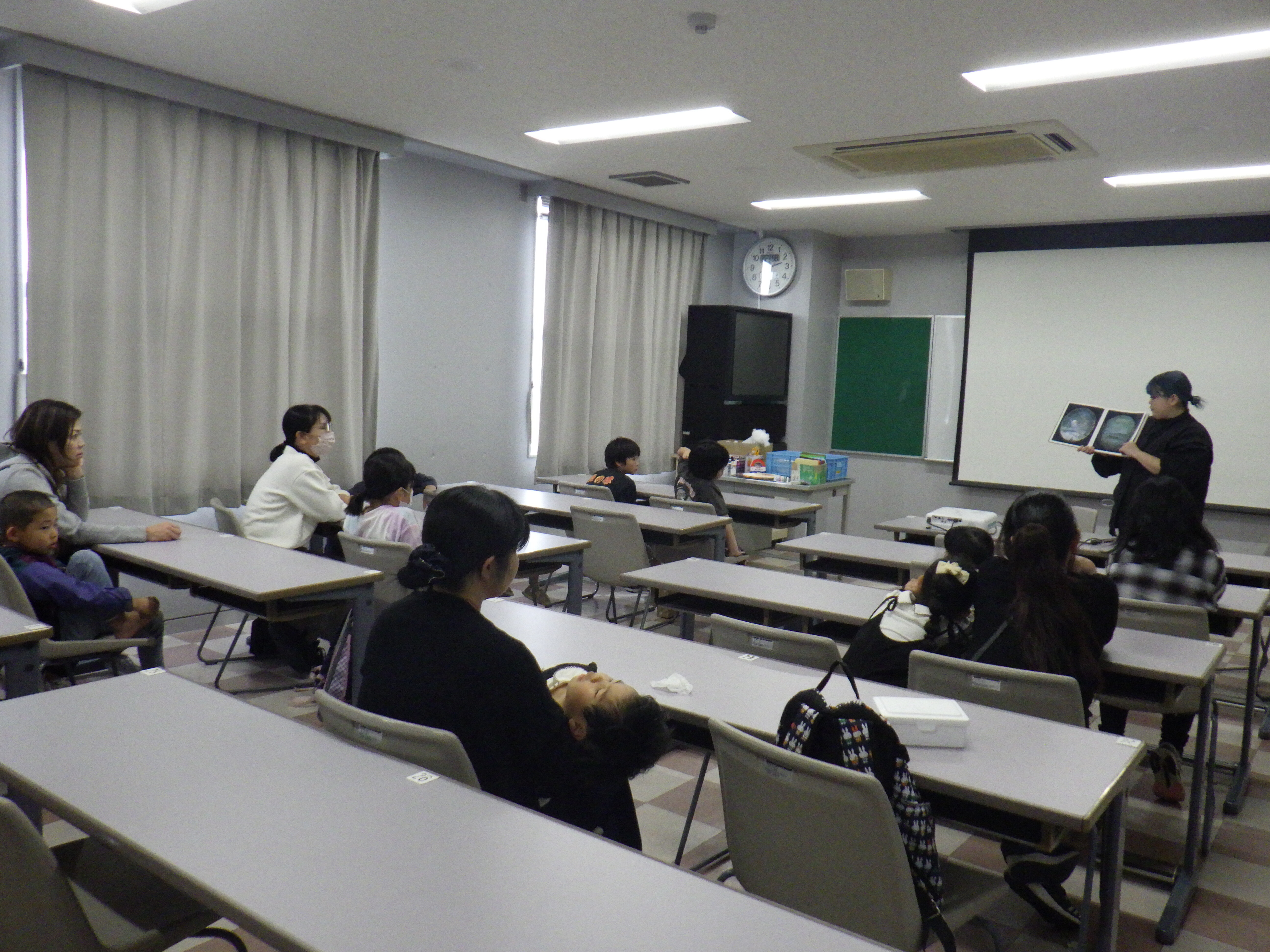 読み聞かせの様子