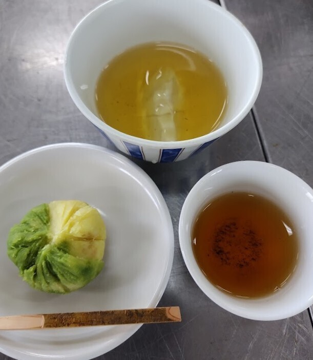茶巾絞りと焙じ茶tya.jpg